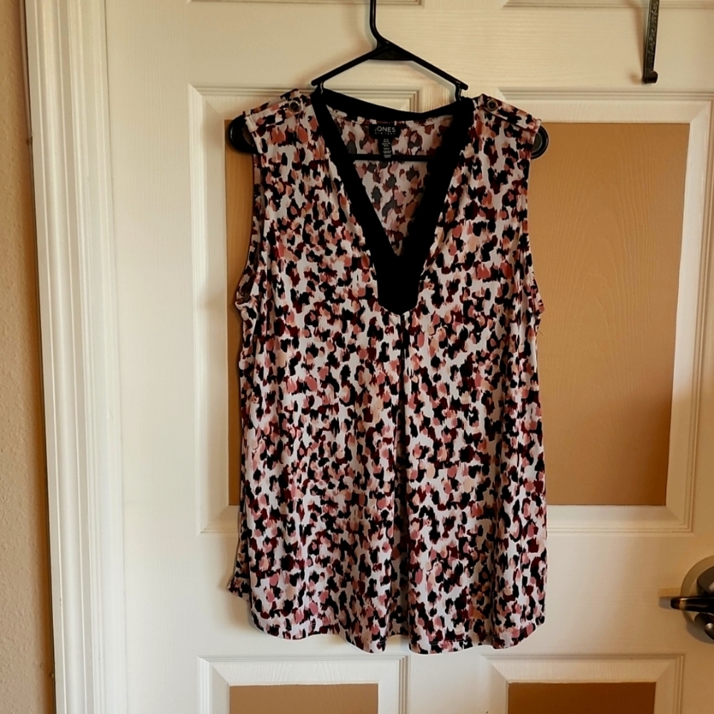 Womens sleeveless blouse